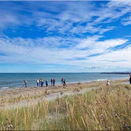 Hyggeligt Byhus Taet Ved Skov Og Togstation Aalbaek Bagian luar foto