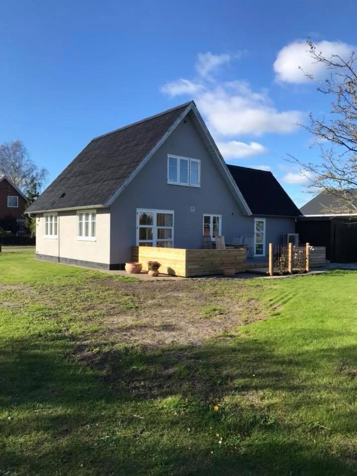 Hyggeligt Byhus Taet Ved Skov Og Togstation Aalbaek Bagian luar foto